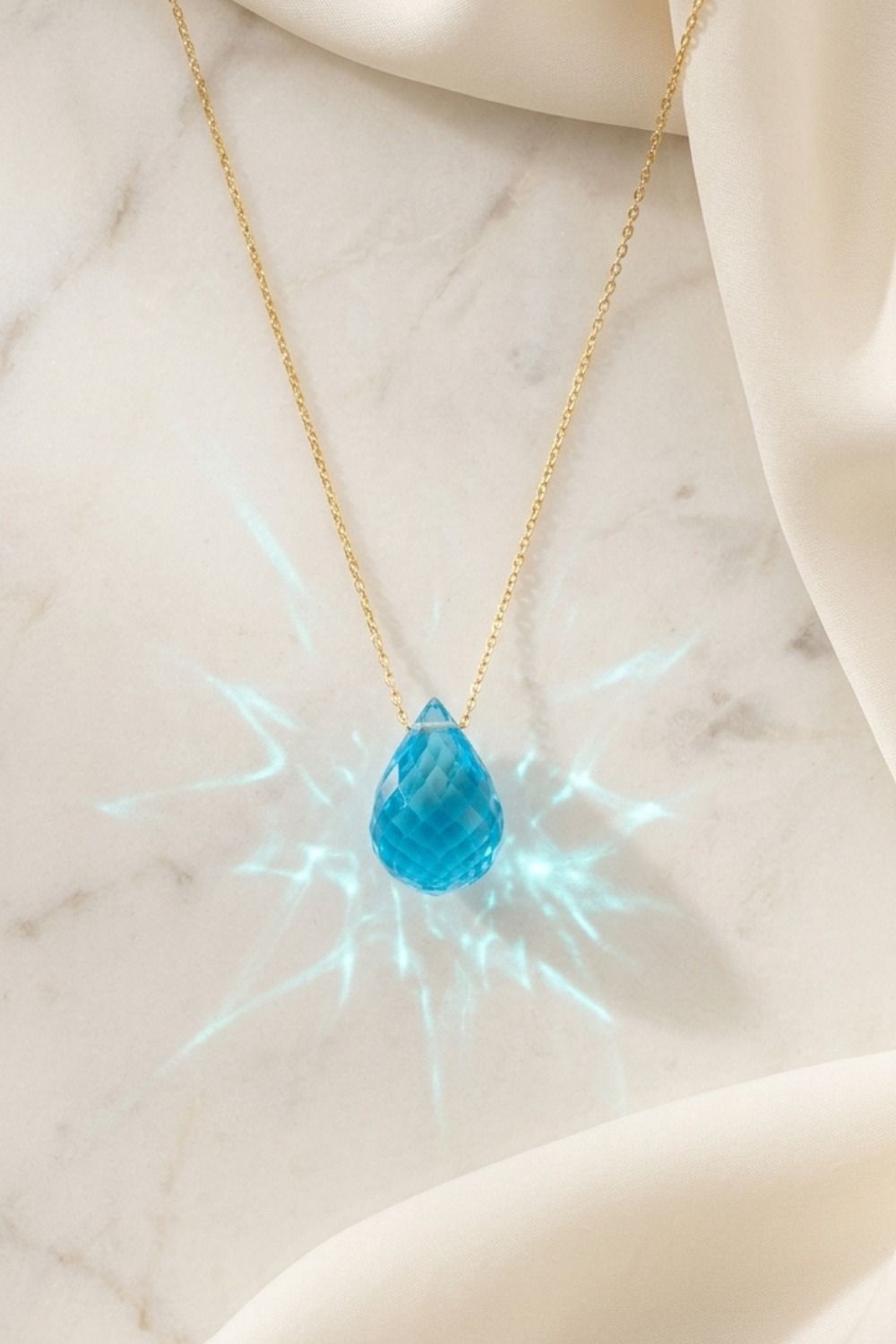 Mavi Topaz Drop Altın Kolye (PP8A003)